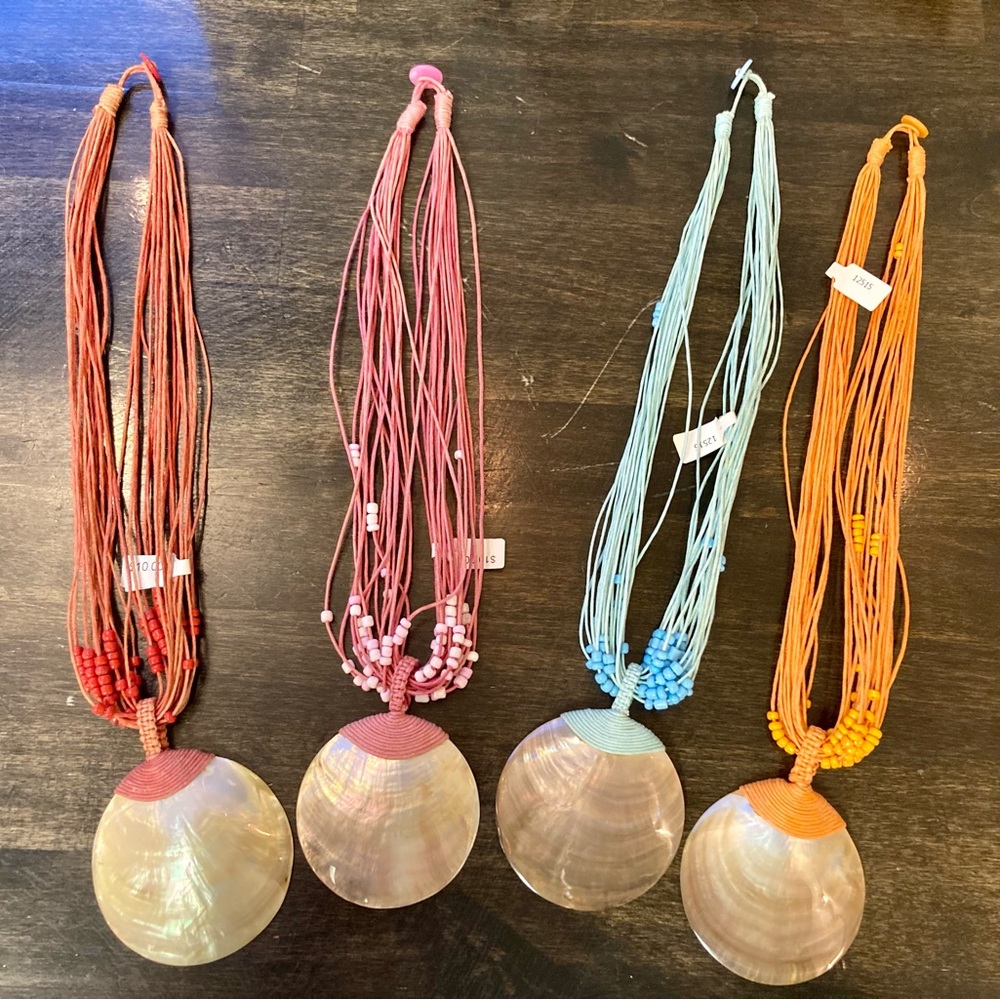 Lot of 4 necklaces